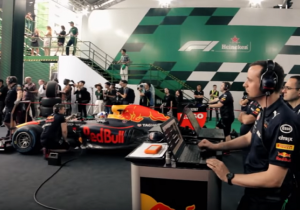 VIDEO: Achter de schermen bij Red Bull Racing tijdens Vietnam-demo