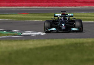 Schumacher: "Mercedes heeft de beste motor, maar er is iets mis met de auto"