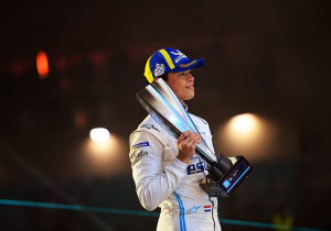 De Vries extatisch na overwinning in Saoedi-Arabië: 'Het type seizoensstart waar ik van hou'