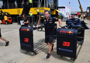 IN BEELD: Teams maken zich gereed voor derde vrije training