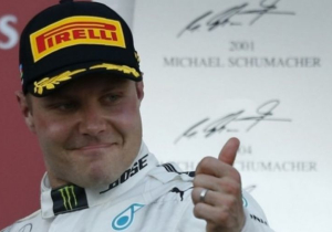 Abu Dhabi qualifying: Bottas beats Hamilton to pole
