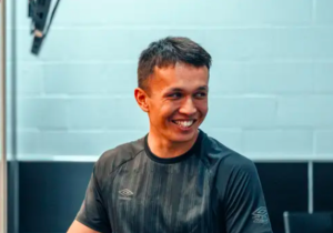 Albon ziet geen verschil met Red Bull: "Alle F1-teams werken hetzelfde"