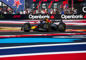 Verstappen wint Sprint in Austin en slaat grote slag na gigantisch drama voor McLaren