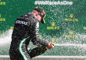 Bottas verlengt contract bij Mercedes: "Gaan het succes verder uitbouwen"