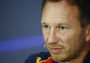 Ferrari holding F1 'to ransom' - Horner
