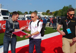 IN BEELD: De teams maken zich op voor de eerste vrije training