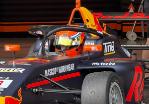 Rocco Coronel blinkt uit in Spaanse F4 met podiumplek, Francot wint