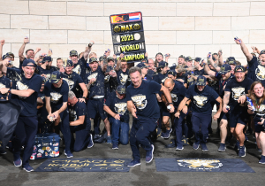 Dit is waarom Red Bull het traditionele overwinningsfeestje buiten de pitstraat moest vieren