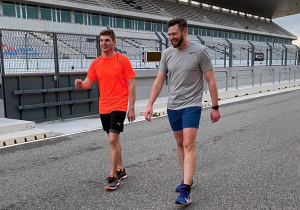 Verstappen verrast professionele wielrenner: "Hij is echt heel sterk"