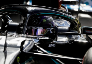 Hamilton bemachtigt pole na spin: "Groot gat tussen ons en de derde plek"