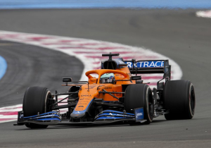 Ricciardo revels watching McLaren rivals "suffer and sweat"