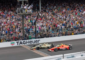 Rosenqvist wint Indianapolis 500 na fotofinish met Malukas, beste resultaat ooit voor VeeKay