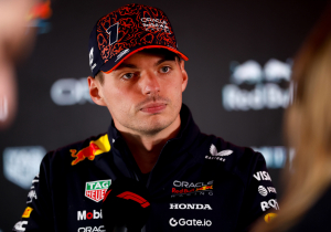 Verstappen speelt voor het eerst EA FC 2026 en krijgt meteen vier rode kaarten