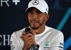 Hamilton: "Ik hoop niet dat we morgen een regenrace krijgen"