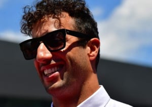 Ricciardo sets deadline for Renault title success