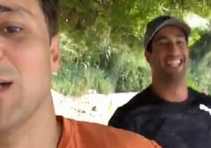 VIDEO: Daniel Ricciardo kan Felipe Massa niet bijhouden!