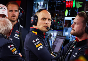 VIDEO | 'Vertrek engineer van Verstappen hangt in de lucht'