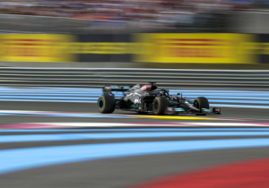 Hamilton demands Mercedes "dig deep" to end Red Bull title charge