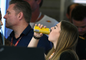 Verstappen: "Alle aandacht voor mij, is niet makkelijk voor mijn zusje Victoria"