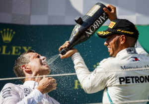 Vertrouwen bij Mercedes groeit: 'Kunnen competitiever zijn in komende hete races'