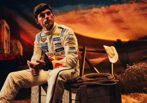 Red Bull komt met witte overalls: Mercedes, Haas en Cadillac onthullen speciale liveries