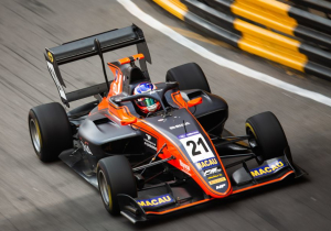 Formule 3: Verschoor wint als eerste Nederlander in Macau, schrijft geschiedenis