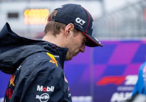 Verstappen krijgt door fout Red Bull tien seconden straf tijdens Sprint in Miami