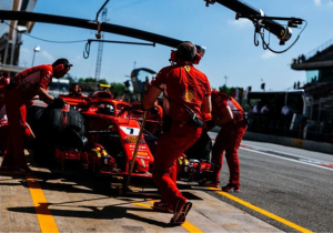 Raikkonen blows up as gap at the top closes again