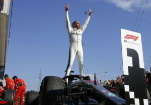 Hamilton better than ever in 2018 Vettel fight, says Wolff