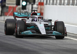Hamilton and Mercedes overcome "obstacles" to finish test with a flourish