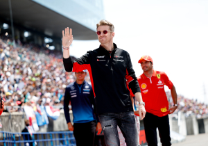 Hülkenberg reageert op overstap Sainz naar Williams: "Hij was lang aan het aarzelen"