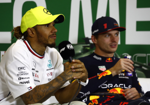 Hamilton eerlijk over zelfvertrouwen na moeizaam jaar: "Heb ik het nog wel, is het weg?"