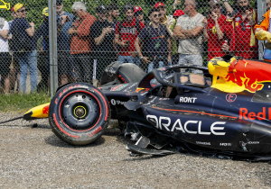 VIDEO | Marko vreest voor reserveonderdelen na crash Tsunoda: 'Dat is kritiek geworden' | GPFans Race Day