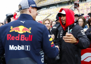 Hamilton: "De risico's die Verstappen neemt maken hem de geweldige coureur die hij is"