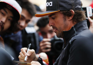 Fernando Alonso: 'Was geen eerlijk gevecht door schade bij Vettel'