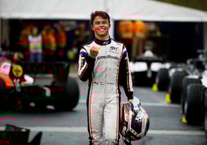 Nyck de Vries schrijft geschiedenis: Eerste Nederlandse Formule 2-kampioen ooit