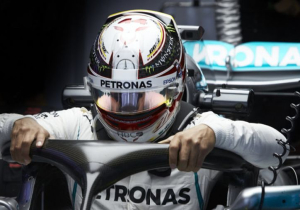 Hamilton questions Mercedes pit stop strategy after US Grand Prix