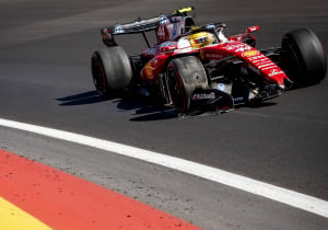 Hamilton crasht en negeert bevel Ferrari: welke FIA-straf levert dit op?