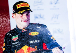 Verstappen: 'Zou niet eerlijk zijn om Hamilton te passeren toen hij werd opgehouden'