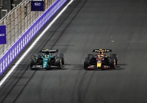 Piloto del día: Verstappen triunfa sobre Checo en Arabia Saudita