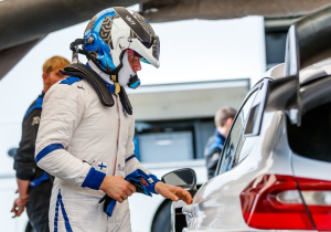 Bottas defiant over Mercedes contract but refuses to rule out rally switch