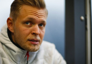 Leclerc klaagt via boordradio over Magnussen: "Elke keer hij"