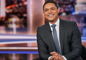 Zelfs Daily Show pakt uit met Verstappen-Hamilton: 'Dit is groot nieuws uit de motorsport'
