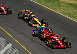 Internationale media zien Verstappen uitvallen, Sainz winnen in Australië: "Superieur"