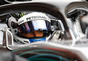Mercedes over lekke band Bottas: "We hebben het brokstuk niet gezien"