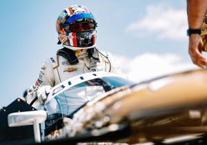 VeeKay verdient plekje op eerste startrij voor Indy 500 na bloedstollende kwalificatie