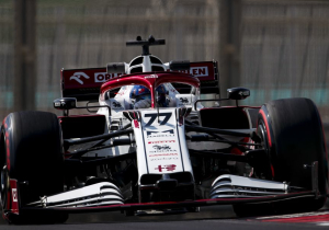 Bottas onder de indruk van Hamilton: "Hij heeft zich elk jaar ontwikkeld"