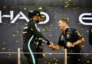 Horner neemt hoed af voor Hamilton: "Hij deed het met waardigheid en respect"