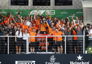 VIDEO: Alonso's message to Sainz following maiden podium