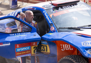 Coronel-broers over eerste Dakar-etappe met problemen: 'De kop is eraf'